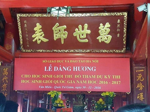 Kiểm điểm trách nhiệm sau sự cố &#34;lễ dâng hương cho học sinh giỏi&#34; - 2