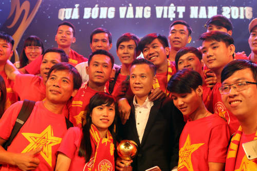 Thành Lương, “vua Quả bóng vàng VN” tiết lộ về kỷ lục Thành Lương, “vua Quả bóng vàng VN” tiết lộ về kỷ lục