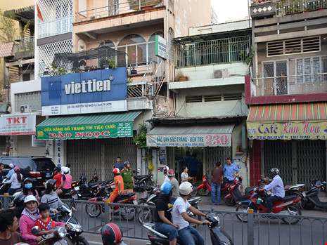 Lời kể của người vợ khi thấy sát thủ bắn hạ chồng Lời kể của người vợ khi thấy sát thủ bắn hạ chồng