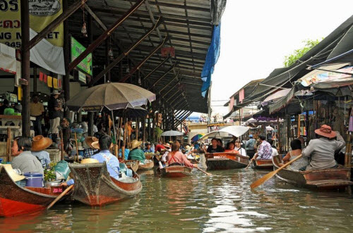 Khám phá những khu chợ nổi ấn tượng nhất Đông Nam Á - 2