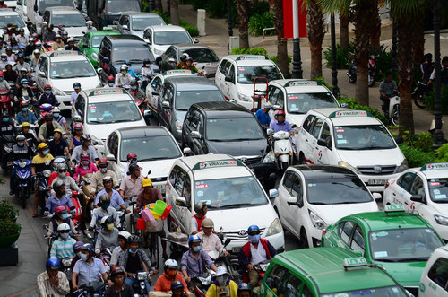 Năm 2016, Việt Nam tiêu thụ hơn 304.000 xe ô tô Năm 2016, Việt Nam tiêu thụ hơn 304.000 xe ô tô