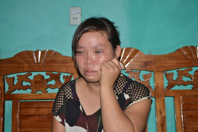 Vụ bố ép con uống thuốc diệt cỏ: “Nghĩ đến con, đêm nào tôi cũng khóc” Vụ bố ép con uống thuốc diệt cỏ: “Nghĩ đến con, đêm nào tôi cũng khóc”