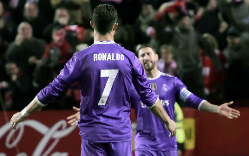Real: Ronaldo văng tục với Ramos, sóng ngầm lại nổi Real: Ronaldo văng tục với Ramos, sóng ngầm lại nổi