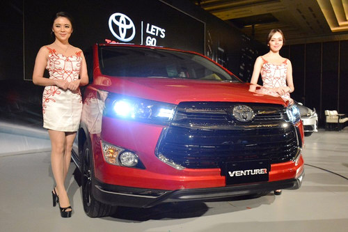 Ra mắt Toyota Innova Venturer giá từ 653 triệu đồng Ra mắt Toyota Innova Venturer giá từ 653 triệu đồng