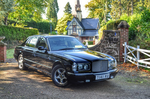 Ngạc nhiên với xe siêu sang Bentley giá chỉ 800 triệu đồng Ngạc nhiên với xe siêu sang Bentley giá chỉ 800 triệu đồng