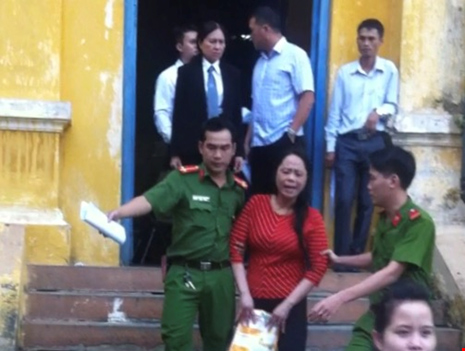 Y án 15 năm tù đối với hoa hậu quý bà lừa đảo Y án 15 năm tù đối với hoa hậu quý bà lừa đảo