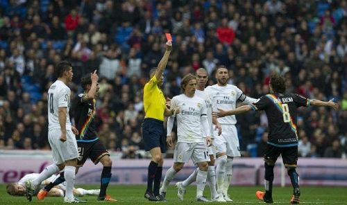 Barca "tố" Real được thiên vị: 32 bằng chứng "sống" Barca "tố" Real được thiên vị: 32 bằng chứng "sống"