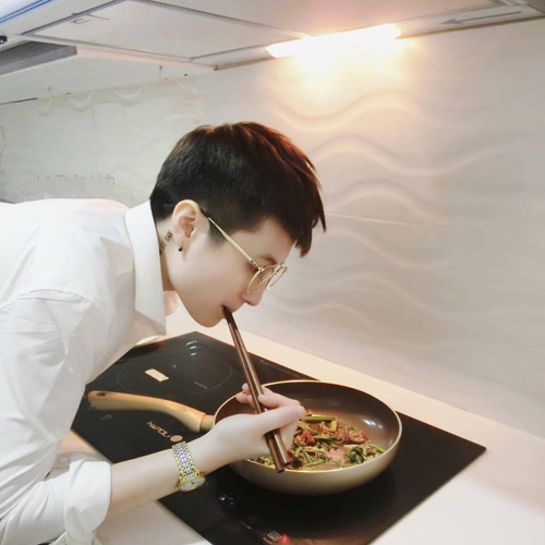 "Đột nhập" tổ ấm ngày giáp Tết của MC VTV và người tình đồng giới - 2