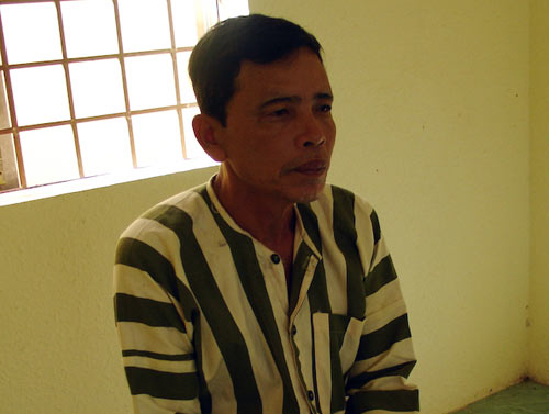 Bênh con, cha đâm 5 người trọng thương Bênh con, cha đâm 5 người trọng thương