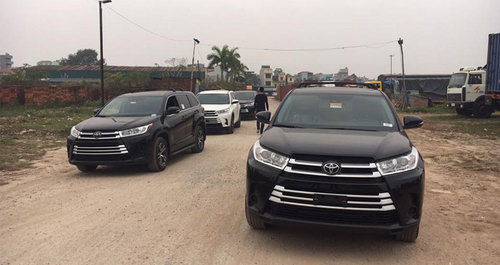 Toyota Highlander 2017 về Việt Nam đối đầu Ford Explorer Toyota Highlander 2017 về Việt Nam đối đầu Ford Explorer