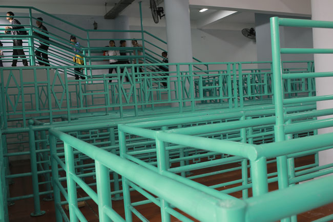 Hiếm thấy: Chùa Hương vắng khách sau giờ khai hội Hiếm thấy: Chùa Hương vắng khách sau giờ khai hội