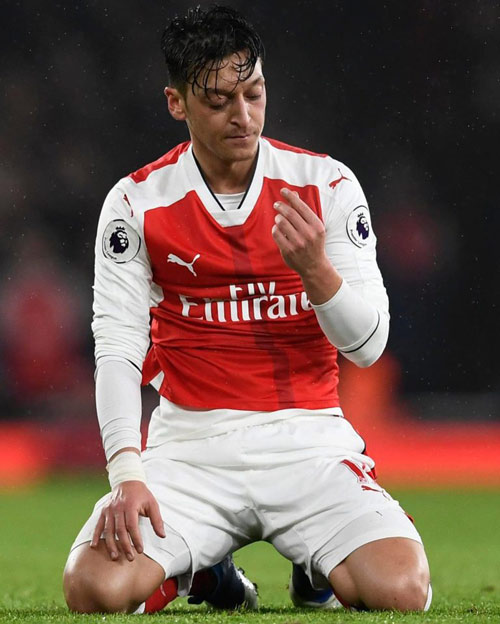 Barca vẫn mê ma thuật của Ozil, mơ mua giá rẻ Barca vẫn mê ma thuật của Ozil, mơ mua giá rẻ