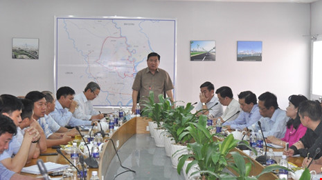 Bí thư Thăng: "Không để giá nước sạch cao như hiện nay" Bí thư Thăng: "Không để giá nước sạch cao như hiện nay"