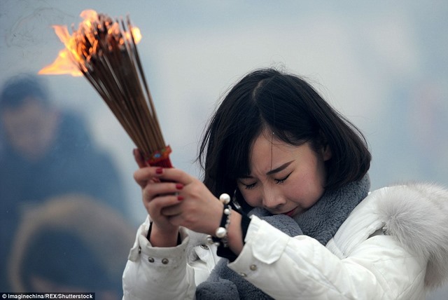 Trung Quốc: Đỏ rực trời ngày cúng Thần tài - 12