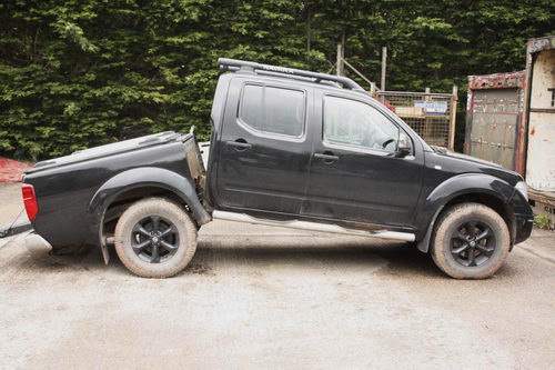 Nissan Navara gãy đôi liên tục, người dùng phẫn nộ - 2