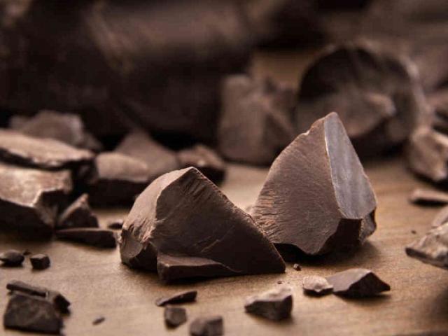 9 lý do thuyết phục bạn nên ăn socola đen mỗi ngày