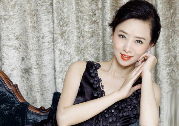 4 hoa - á hậu Hồng Kông gây chấn động vì đóng phim 18+ - 8