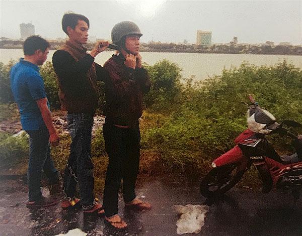 Siết cổ bạn, lấy ví rồi đẩy xuống sông Hàn Siết cổ bạn, lấy ví rồi đẩy xuống sông Hàn