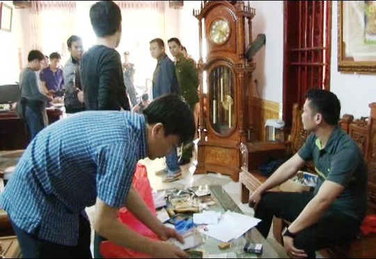 Phá sới bạc “khủng”, thu hơn 1 tỉ đồng Phá sới bạc “khủng”, thu hơn 1 tỉ đồng