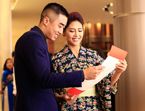 Hoa hậu Nguyễn Thị Loan &#34;cặp kè&#34; sao bóng rổ Việt Nam - 3