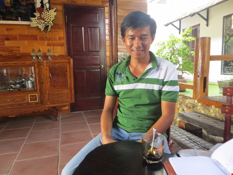 Xe container dìu ô tô khách mất thắng trên đèo Lò Xo