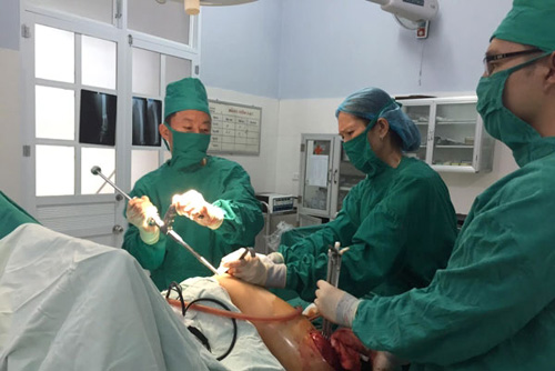 Kỳ tích mổ sọ não, thụ tinh nhân tạo ở một bệnh viện huyện - 1
