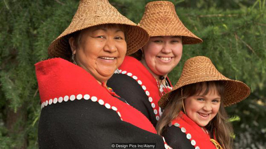 Bí ẩn về bộ lạc có tập tục hào phóng không tưởng ở Alaska - 2