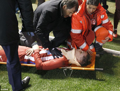 Torres chấn thương kinh hoàng: Có thể mất trí nhớ tạm thời - 8