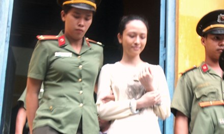 Vẫn đề nghị truy tố hoa hậu Phương Nga tội lừa đảo Vẫn đề nghị truy tố hoa hậu Phương Nga tội lừa đảo