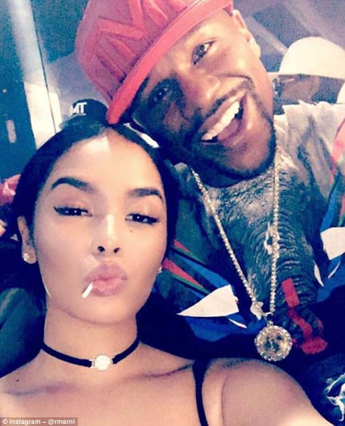 Đi tour, Mayweather “dính” ngay với cô gái tuổi teen Đi tour, Mayweather “dính” ngay với cô gái tuổi teen