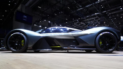 Aston Martin Valkyrie gây chấn động sân khấu Geneva 2017 - 2
