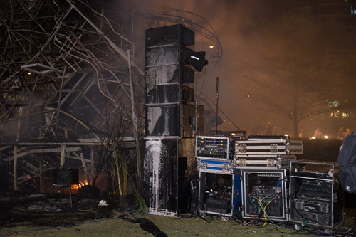 Cháy rụi sân khấu ra mắt bom tấn Kong ở TPHCM - 8