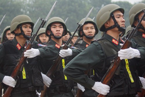 Nữ cảnh sát đặc nhiệm múa côn nhị khúc tuyệt đỉnh Nữ cảnh sát đặc nhiệm múa côn nhị khúc tuyệt đỉnh