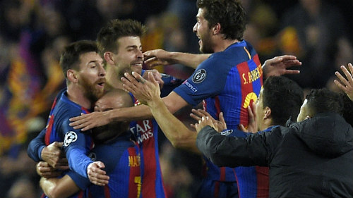 Barca hi sinh đôi cánh đá 3-4-3: Liều lĩnh để vĩ đại Barca hi sinh đôi cánh đá 3-4-3: Liều lĩnh để vĩ đại