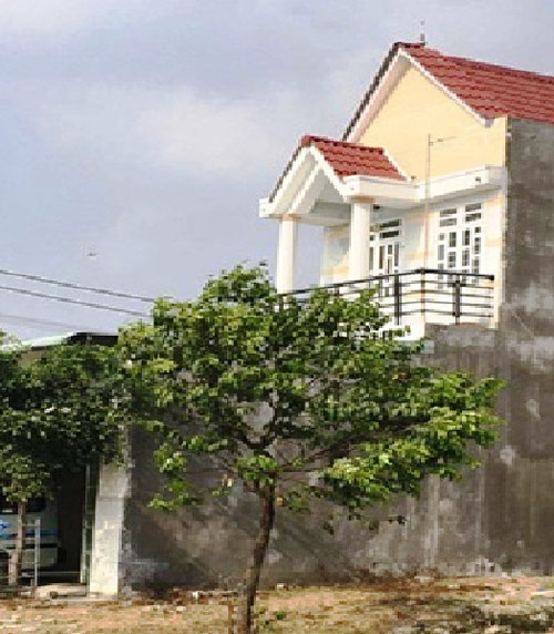 Con phát hiện bố treo cổ, mẹ chết trong phòng ngủ Con phát hiện bố treo cổ, mẹ chết trong phòng ngủ
