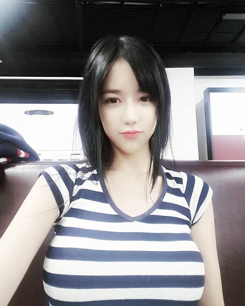 Hot girl đẹp nhất xứ Hàn có đối thủ mới đẹp như &#34;nữ thần truyện tranh&#34; - 2