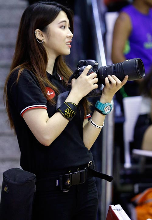 Nữ phóng viên Thái Lan đẹp nóng bỏng như hot girl - ảnh 3