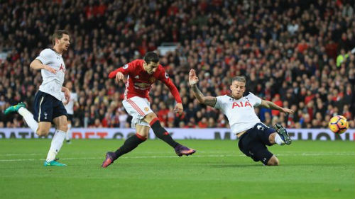 Đua top 4 NHA: Tottenham gặp hạn, thời cơ MU & Arsenal - 2