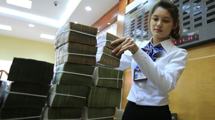 Lãi suất cảnh báo khó bề giữ yên!