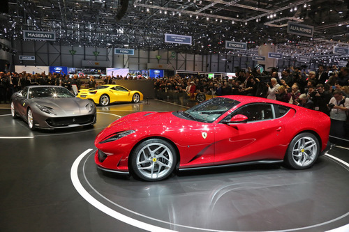 Cận cảnh &#34;quái thú tốc độ&#34; Ferrari 812 Superfast - 4