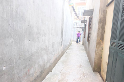 Bắt giam nghi phạm dâm ô bé gái 8 tuổi ở Hà Nội Bắt giam nghi phạm dâm ô bé gái 8 tuổi ở Hà Nội