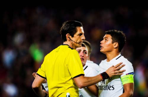 “300.000 HLV” đòi Barca – PSG đá lại: “Công lý” nửa vời “300.000 HLV” đòi Barca – PSG đá lại: “Công lý” nửa vời
