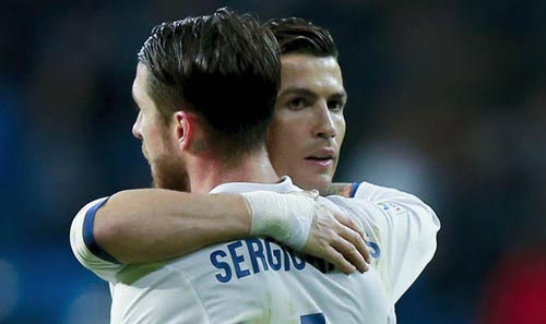 Ronaldo lỡ lời thô lỗ: Ramos và Bale quát tháo đáp trả - 1