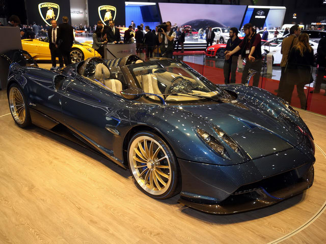 Cận cảnh siêu xe "hàng độc" Pagani Huayra Roadster Cận cảnh siêu xe "hàng độc" Pagani Huayra Roadster