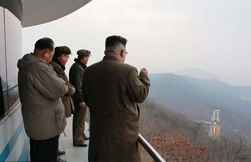 Triều Tiên dọa san phẳng Mỹ nếu dám bắn chỉ 1 viên đạn - 2