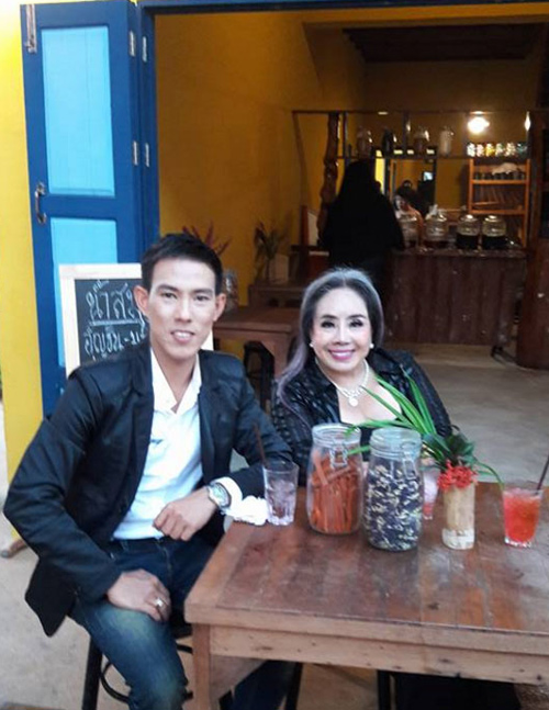 Choáng vì những "phi công trẻ" chiều nữ đại gia 58 tuổi tới bến - 9