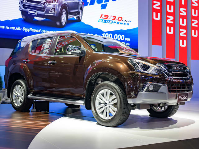 Isuzu MU-X 2017 giá 718 triệu đồng cạnh tranh Fortuner Isuzu MU-X 2017 giá 718 triệu đồng cạnh tranh Fortuner