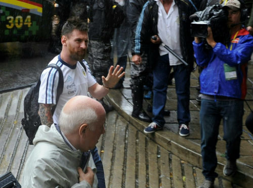 “Đầu gấu” Messi khủng hoảng tâm lý trước Siêu kinh điển “Đầu gấu” Messi khủng hoảng tâm lý trước Siêu kinh điển