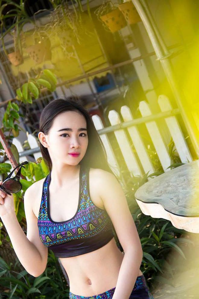 “Siêu vòng ba” Cần Thơ cưỡi xế khủng gây xôn xao dân mạng - 2