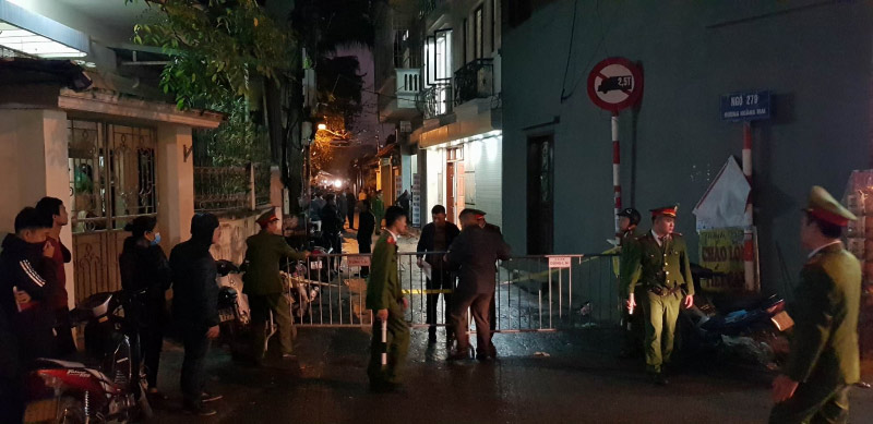 Âm thanh lạ từ căn nhà có thi thể Chủ tịch huyện Quốc Oai Âm thanh lạ từ căn nhà có thi thể Chủ tịch huyện Quốc Oai